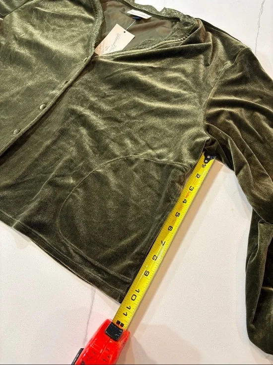 Universal Thread Olive Green Velvet Button-Down Shirt - Picture 3 of 4